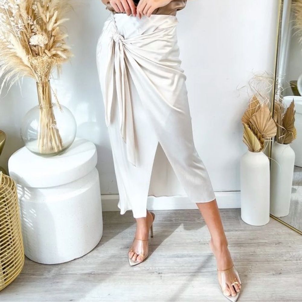 Rails Paige Ivory Cream Satin Midi Skirt Size Small